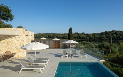 Villa Waterlily: Buitenkanten, Buitenshuis, zwembad