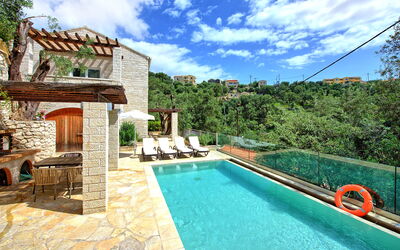 Villa Yaisemi: bassin