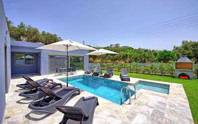 Villa Ampela: Buitenshuis, Tuin, zwembad