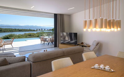 Villa Serapias: Dining Room, Living Room