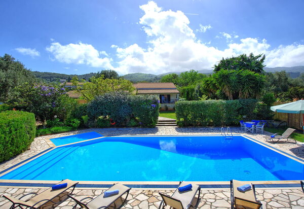 Votana House: Piscina