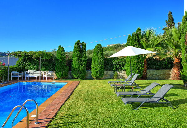 Villa Politini: Giardino, Piscina