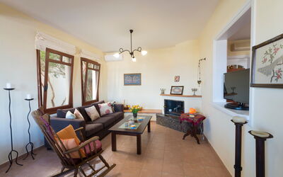 Villa Persephone: Salon