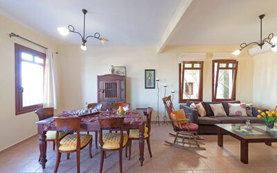 Villa Persephone: Salle à manger, Salon