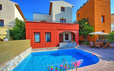 Villa Persephone: bassin, Extérieur, Extérieurs