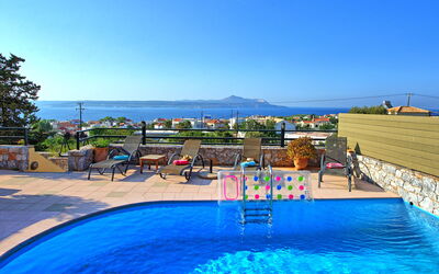 Villa Persephone: bassin, Extérieur, Extérieurs