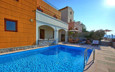 Villa Odysseus: all'aperto, Esterni, Piscina