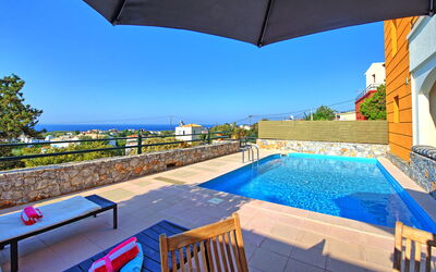 Villa Odysseus: all'aperto, Esterni, Piscina