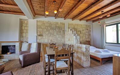 Villa Myrtia: Dining Room, Living Room