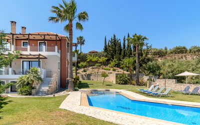 Villa Myrtia: Pool, Summer