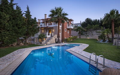 Villa Myrtia: Pool, Scenic View