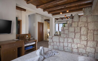 Villa Myrtia: Bedroom, Living Room