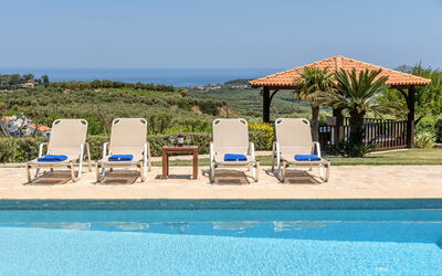 Villa Rodia: Pool, Scenic View