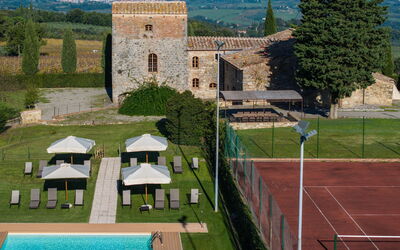 Villa Simone: all'aperto, Esterni