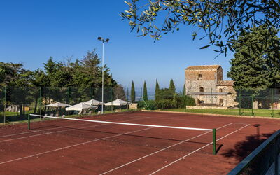 Villa Simone: all'aperto, Attività