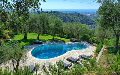 Villa Oliveta: Piscina, Vista Panoramica