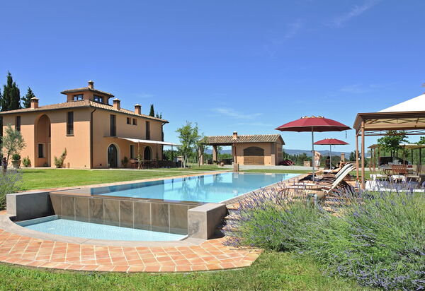 Villa Insoglio: all'aperto, Piscina