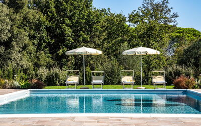 Villa Bonriposo: bassin, Extérieur