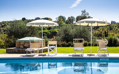 Villa Bonriposo: bassin, Extérieur