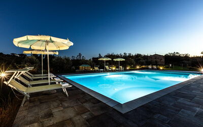 Villa Bonriposo: bassin, Extérieur, Vues