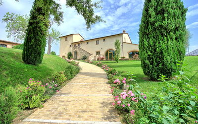 Villa le Buche: Buitenkanten, Buitenshuis, Tuin