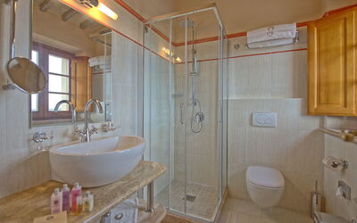 Villa le Buche: Badkamer