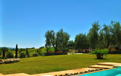 Villa le Buche: Buitenshuis, Tuin, zwembad