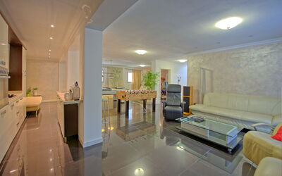 Villa Raffaela: Cuisine, Salon