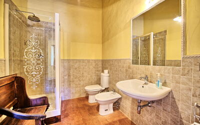 Poggiolino: Bathroom