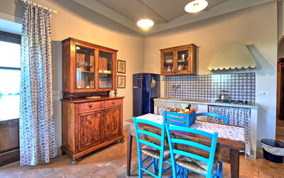 Stalla Apartment: Cuisine, Salle à manger, Salon