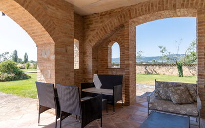 Villa Assisi: Balcon / Terrasse / Patio