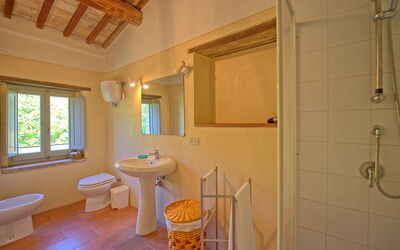 Villa Gualchiere: Badkamer