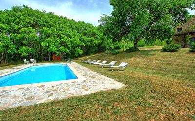 Villa Gualchiere: Buitenshuis, Tuin, zwembad