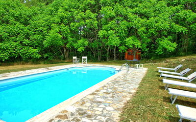 Villa Gualchiere: Buitenshuis, Tuin, zwembad