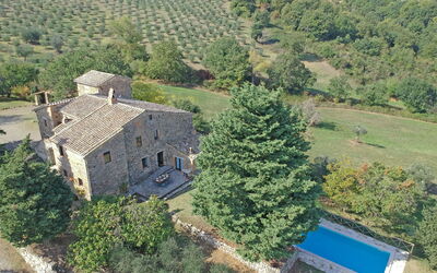 Villa Palazzone: Giardino, Piscina, Vista Panoramica
