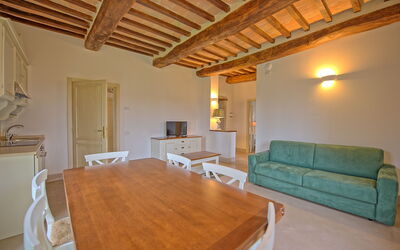 Villa Apollinare: Keuken, Lunchroom, Woonkamer