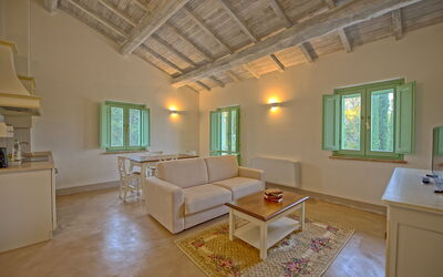 Villa Apollinare: Keuken, Lunchroom, Woonkamer