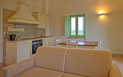 Villa Apollinare: Keuken, Lunchroom, Woonkamer