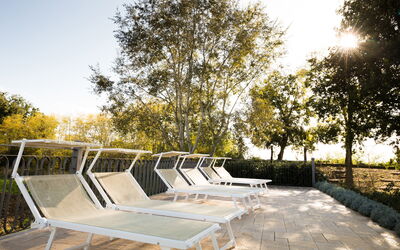 Villa Apollinare: Buitenshuis