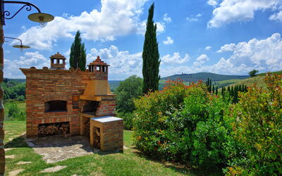 Castelmuzio: Outdoor