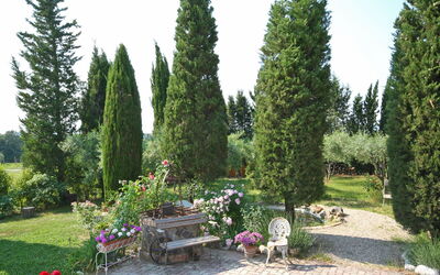 Casa Cipressi: all'aperto, Giardino
