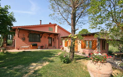 Casa Cipressi: all'aperto, Esterni, Giardino