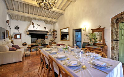 Villa Tenuta Lonciano: Sala da pranzo, Soggiorno