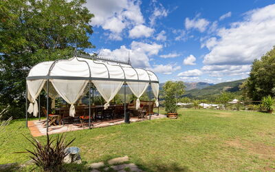 Villa Tenuta Lonciano: all'aperto, Giardino, Vista Panoramica