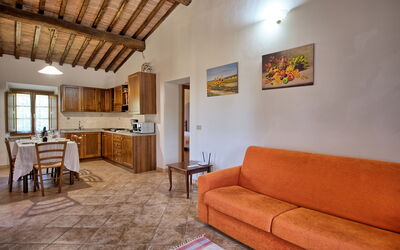 Villa Picchio: Cuisine, Salle à manger, Salon