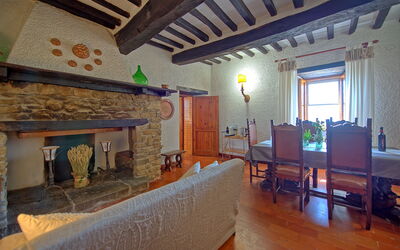 Villa Uccellaia: Salle à manger, Salon