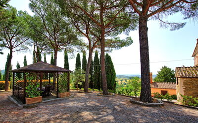 Villa Uccellaia: Balcon / Terrasse / Patio, Extérieur, Jardin, Vues
