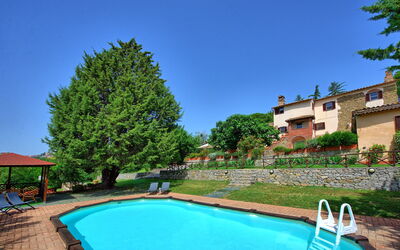 Villa Uccellaia: bassin, Extérieur, Jardin