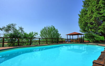 Villa Uccellaia: bassin