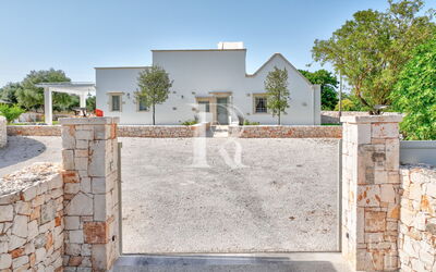Trullo under the Apulian Sky
